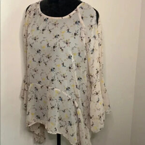 Jeans by Buffalo Cold Shoulder Asymmetrical Top Size Large